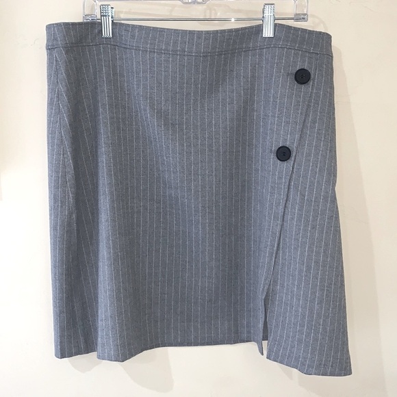 NWT Halogen Button Detail Faux Wrap Gray Pinstripe Skirt Womens Sz 18 - Picture 3 of 12